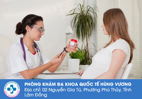 Chị em nên thực hiện kiểm tra thai càng sớm càng tốt.